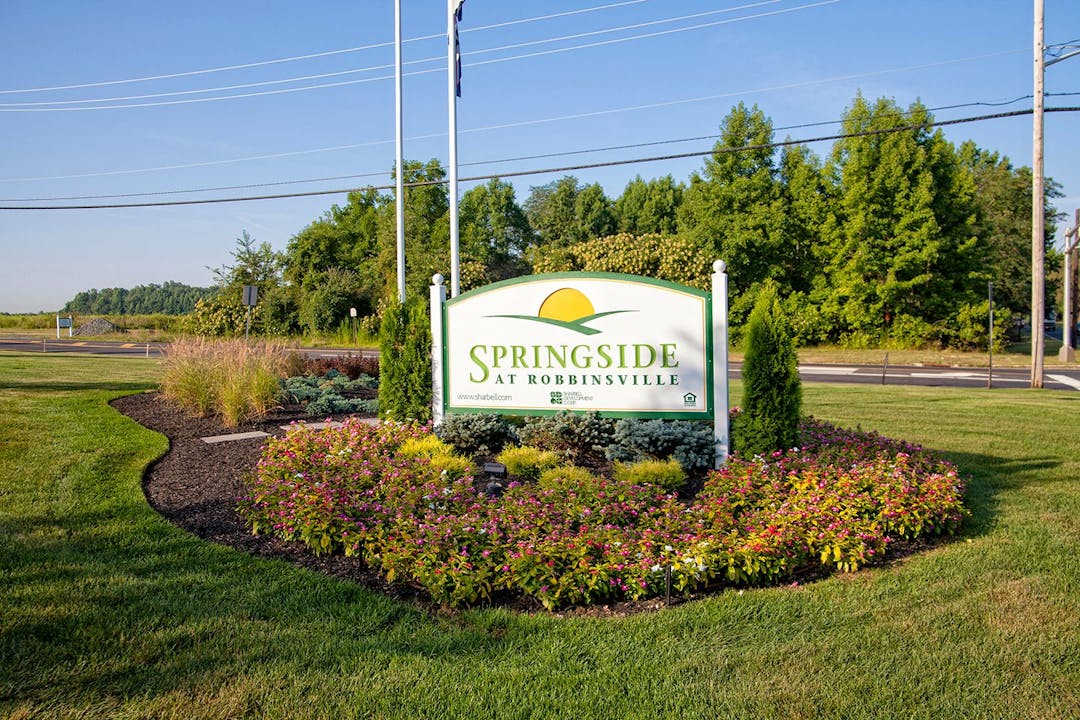 Commercial Lawn Maintenance in Robbinsville, New Jersey